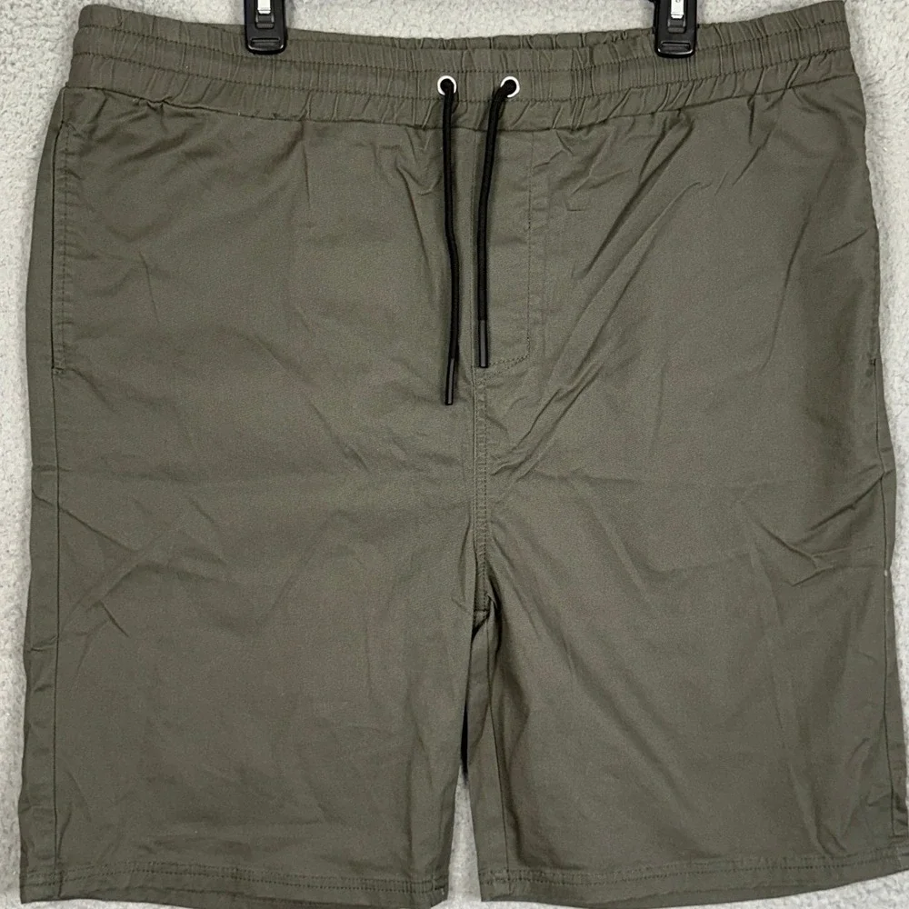 NEW XLTD Hybrid Shorts Mens 42 Grey Casual Athletic Drawstring Elastic Waist